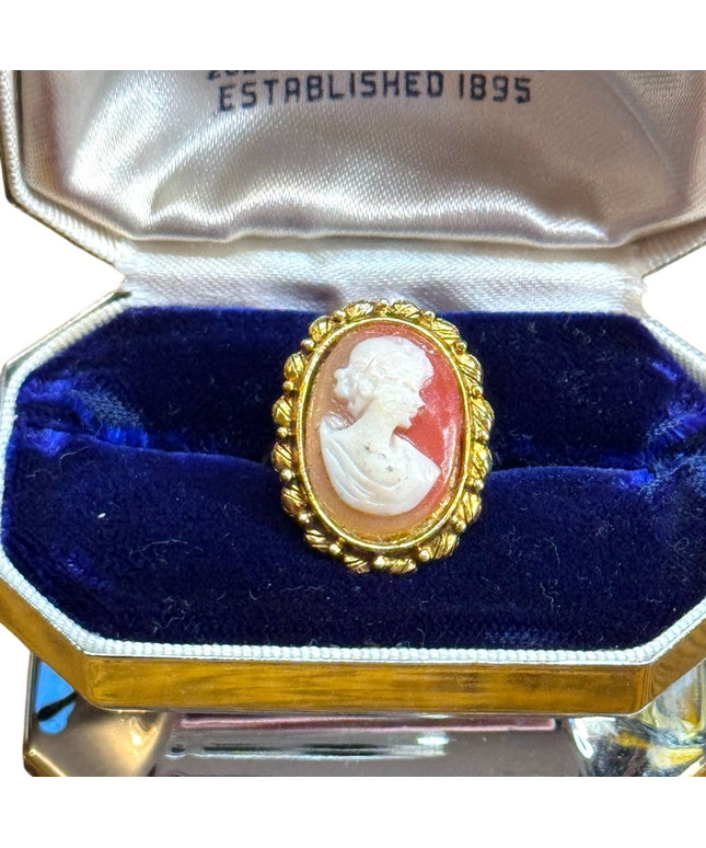 Fancy vintage Gold plt carved shell Cameo Ring