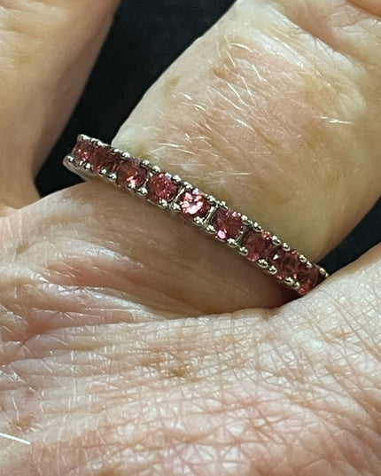 Sterling silver 925 Ruby red crystal glass infinity band ring