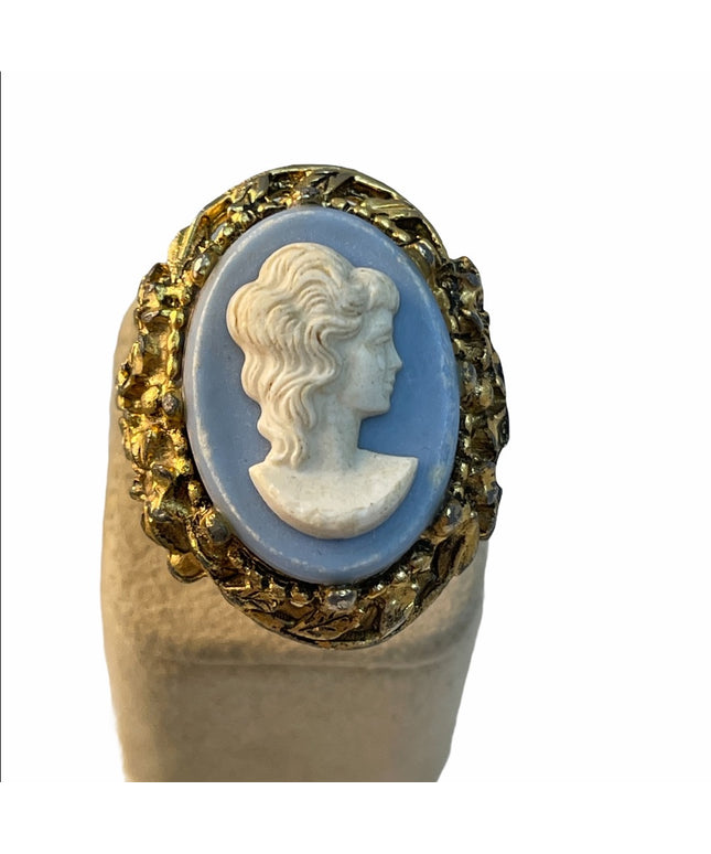 Vintage C1960s Resin Cameo Fancy ring