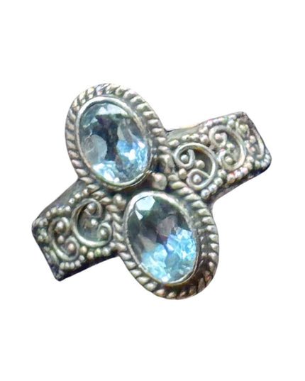Lovely sterling Silver 925 Blue topaz fancy Gemstone Ring