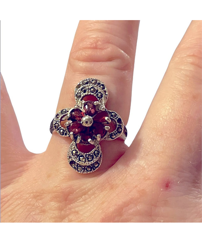 Vintage sterling silver garnet marcasite 925 fancy oblong ring