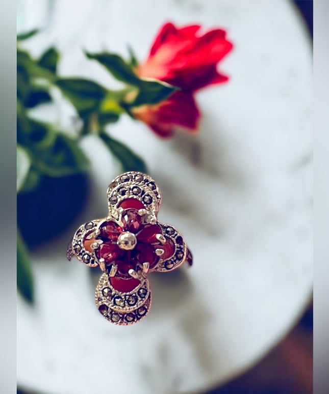 Vintage sterling silver garnet marcasite 925 fancy oblong ring