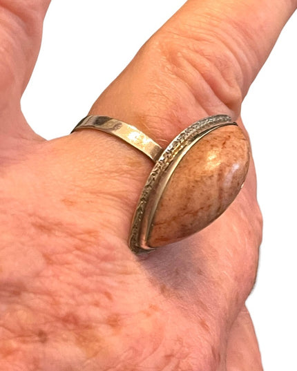 Silver vintage pink stone oblong elongated  ring
