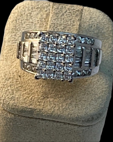 Sterling silver 925 Marked crystal cocktail ring