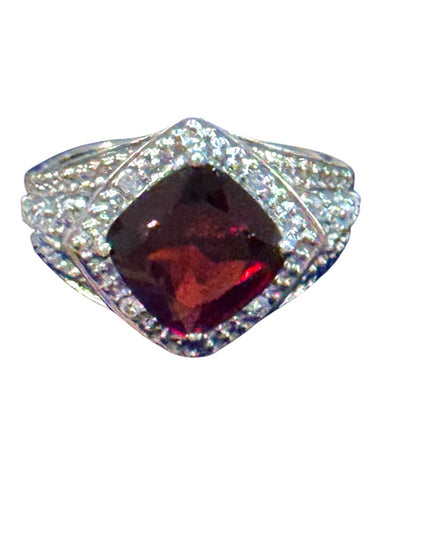 Elegant Sterling Silver 925 Garnet Ring fancy Red Gemstone