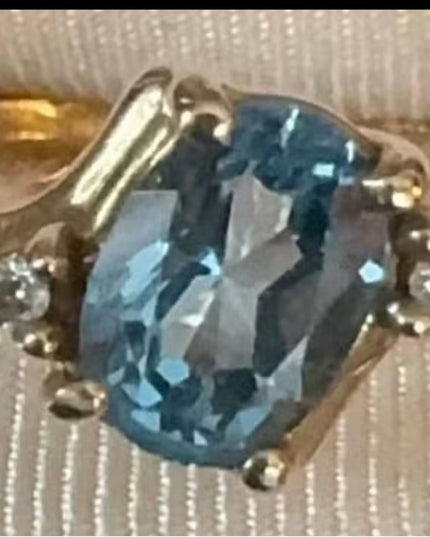 Vintage Magic Glo 10K Yellow Gold Oval Blue Topaz Ring  Diamond Accents Sz 7.5