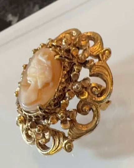 Vintage Florenza Antique Styled Shell Cameo Convertible Brooch Pendant Gold Tone