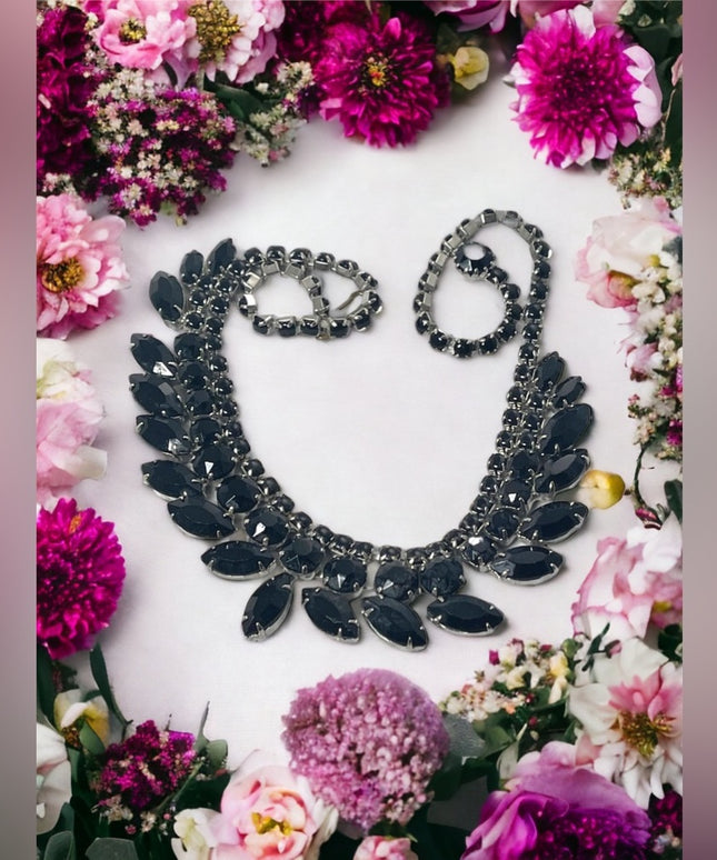 Stunning vintage Black crystal 1950s fancy necklace party wedding evening