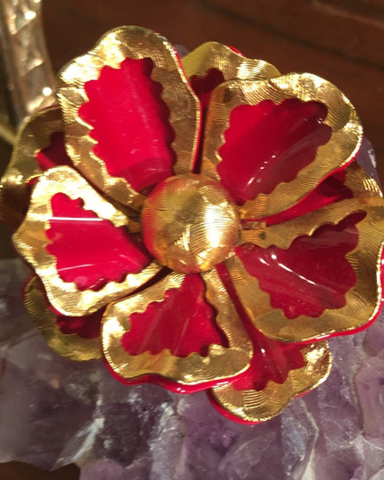 Vintage 1960s Red enamel & gold flower 🌺 Brooch