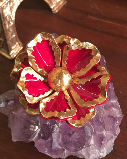 Vintage 1960s Red enamel & gold flower 🌺 Brooch