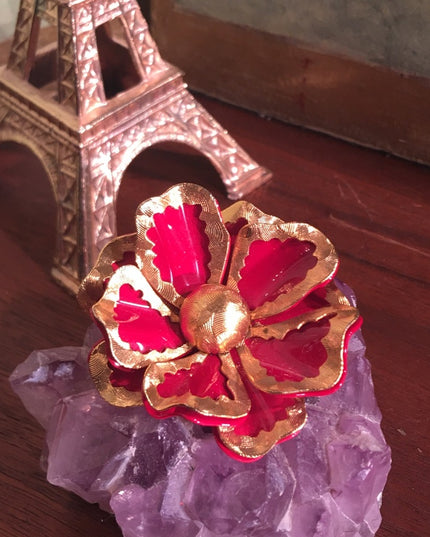 Vintage 1960s Red enamel & gold flower 🌺 Brooch
