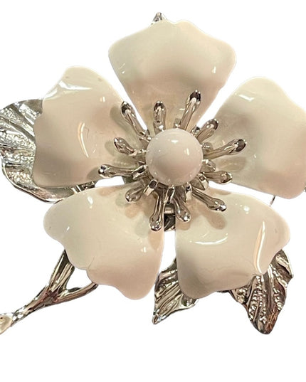 Vintage 1970s Sarah Coventry white enameled flower silver finish brooch