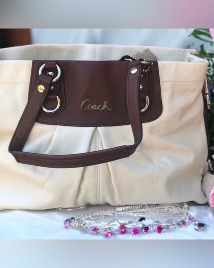 NWT Coach Leather F15513 Cream shoulder hobo bag purse