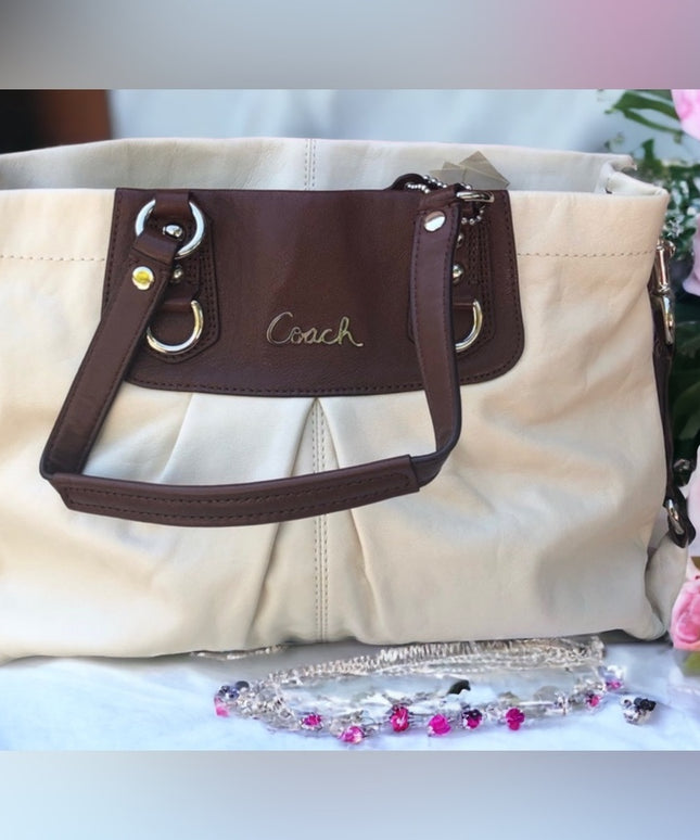 NWT Coach Leather F15513 Cream shoulder hobo bag purse
