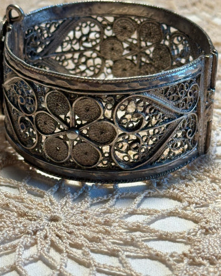 Antique filagree 800 silver late 1800s heart flower Tunisian bangle bracelet