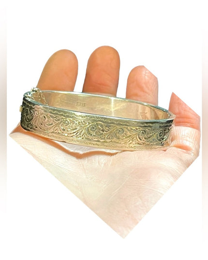 Antique Sterling silver 925 Victorian etched bangle JG LTD Euro markings lion