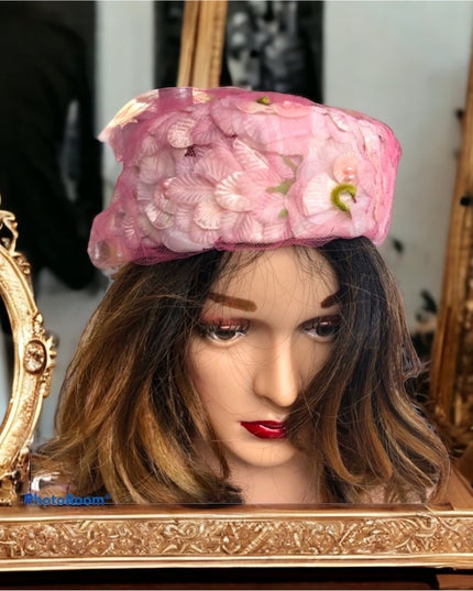Vintage 1960s Flower hat pink sz small PILL BOX