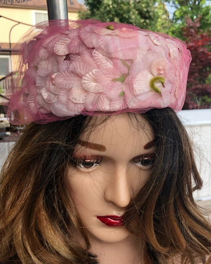 Vintage 1960s Flower hat pink sz small PILL BOX