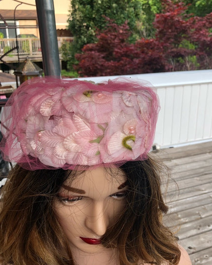 Vintage 1960s Flower hat pink sz small PILL BOX