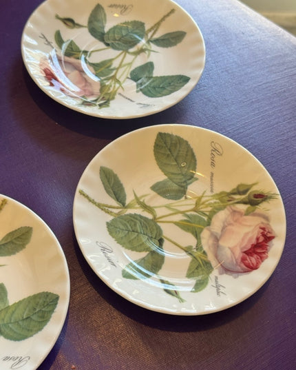 Roy Kirkham Redoute Roses
5” cup saucers set x4 pcs - White with Pink Roses