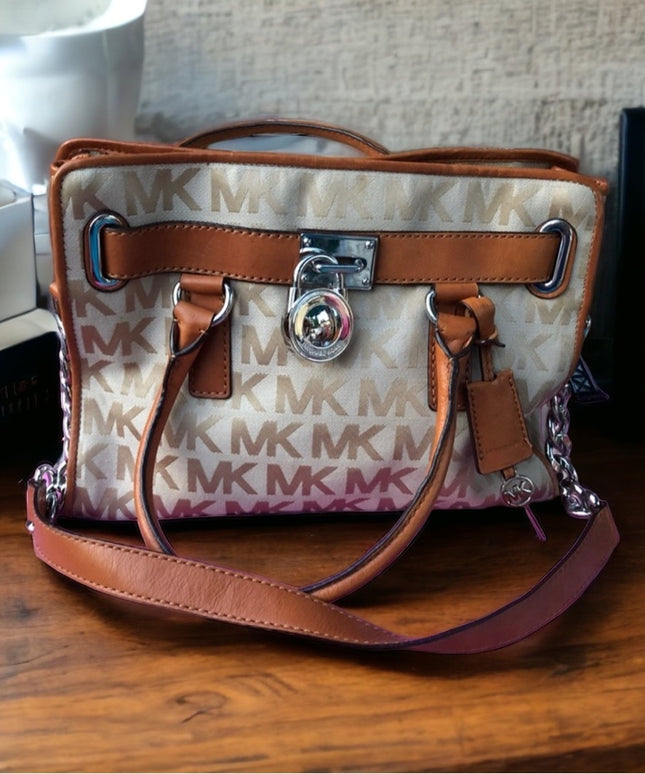 Michael Kors Hamilton monogram Purse 9/10 bag shoulder