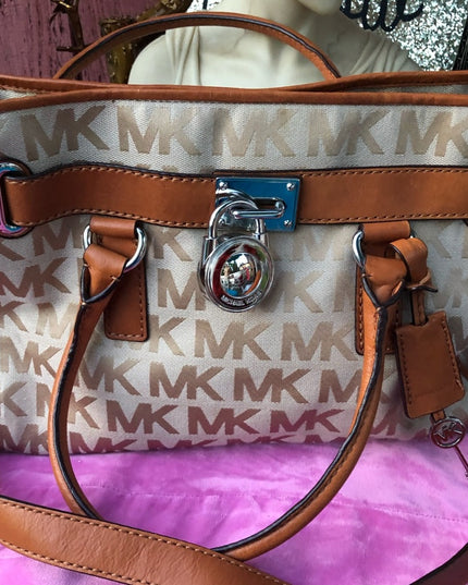 Michael Kors Hamilton monogram Purse 9/10 bag shoulder