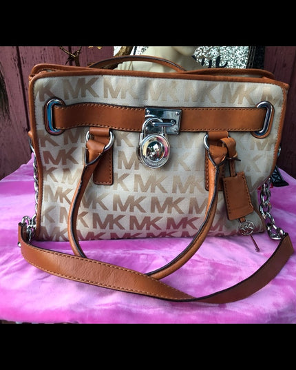 Michael Kors Hamilton monogram Purse 9/10 bag shoulder