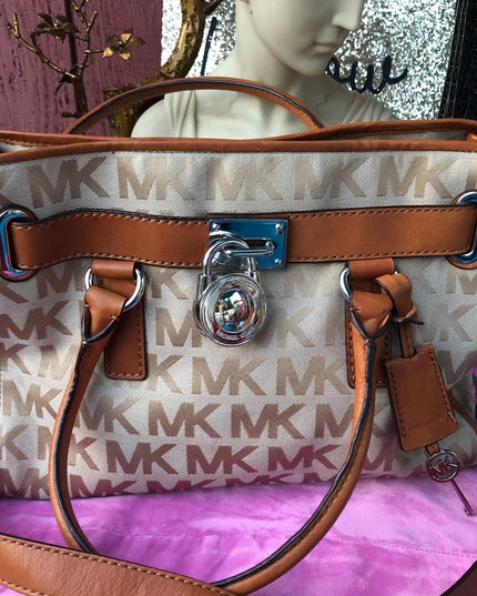 Michael Kors Hamilton monogram Purse 9/10 bag shoulder