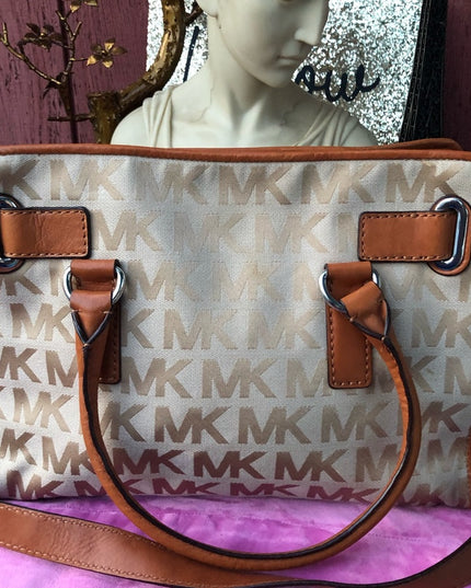 Michael Kors Hamilton monogram Purse 9/10 bag shoulder