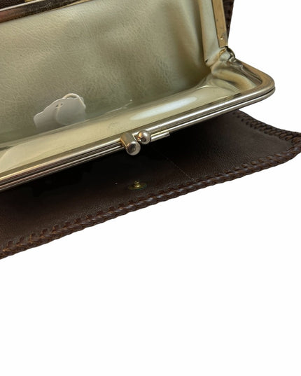 Vintage 1970s tan leather tooled wallet ( L F )