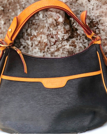 Dooney Bourke Well loved shoulder bag
