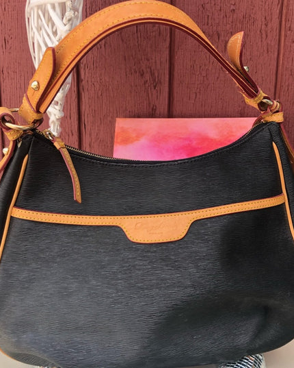 Dooney Bourke Well loved shoulder bag