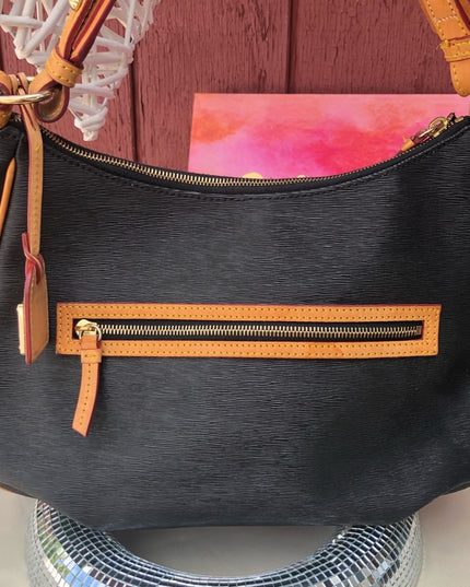 Dooney Bourke Well loved shoulder bag