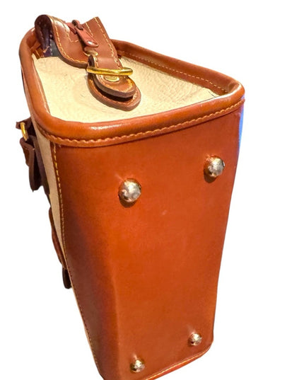 Elegant Vintage 1980s Dooney & Bourke  Tan Leather Purse Cream