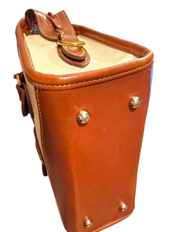 Elegant Vintage 1980s Dooney & Bourke  Tan Leather Purse Cream