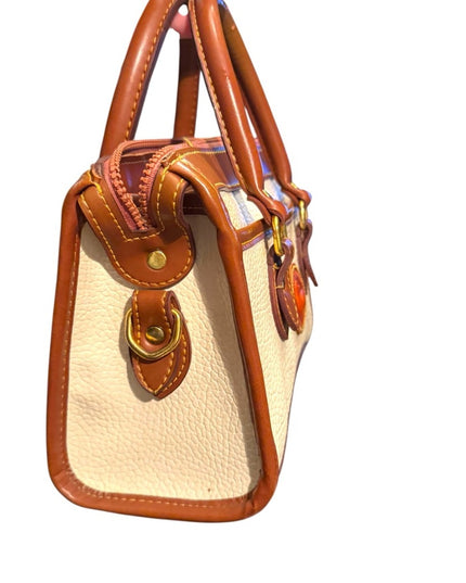 Elegant Vintage 1980s Dooney & Bourke  Tan Leather Purse Cream