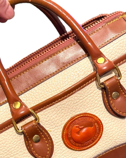 Elegant Vintage 1980s Dooney & Bourke  Tan Leather Purse Cream