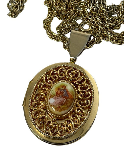 Vintage Large ceramic cameo gold locket