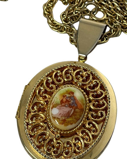 Vintage Large ceramic cameo gold locket