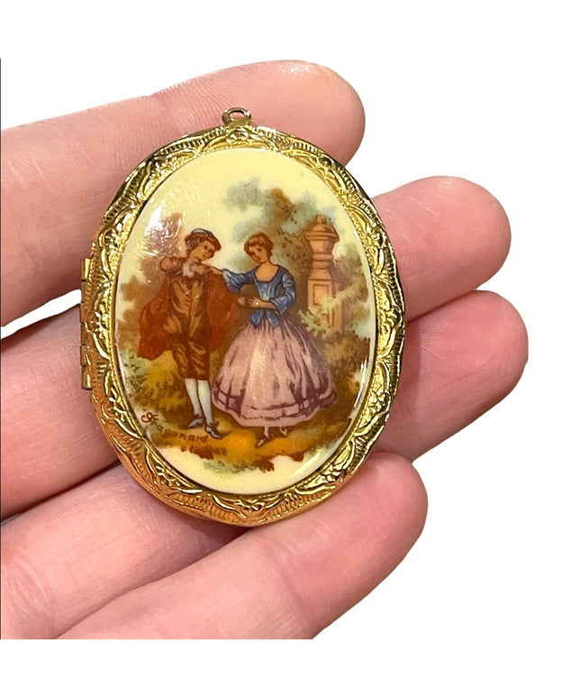 Vintage 1960s Fragonard French Victorian Scene Large Cameo Locket gold finish