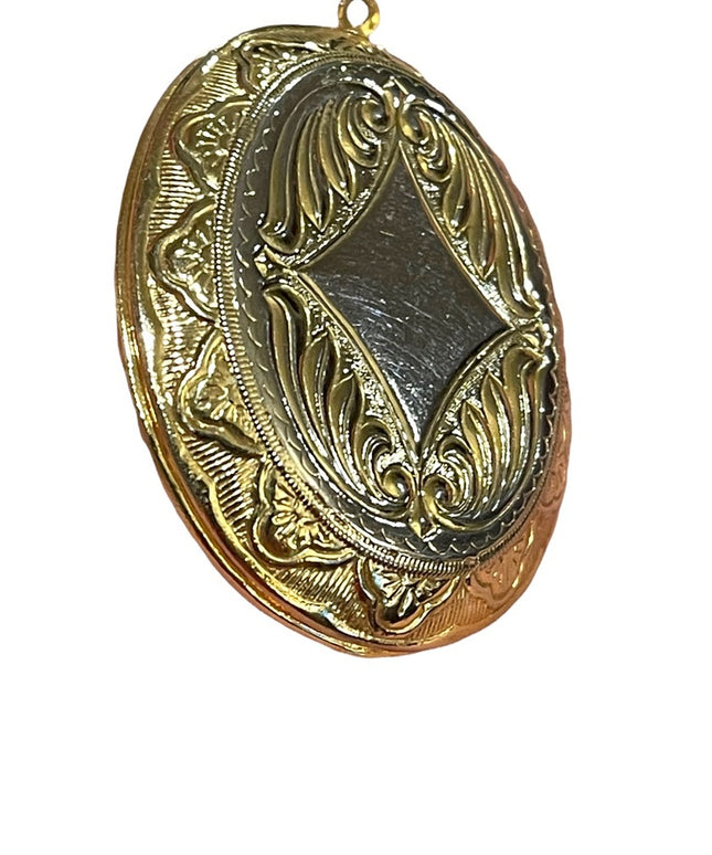 Vintage 1960s Fragonard French Victorian Scene Large Cameo Locket gold finish